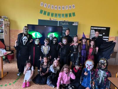 76183508-35ba-432a-833f-493c94f92924